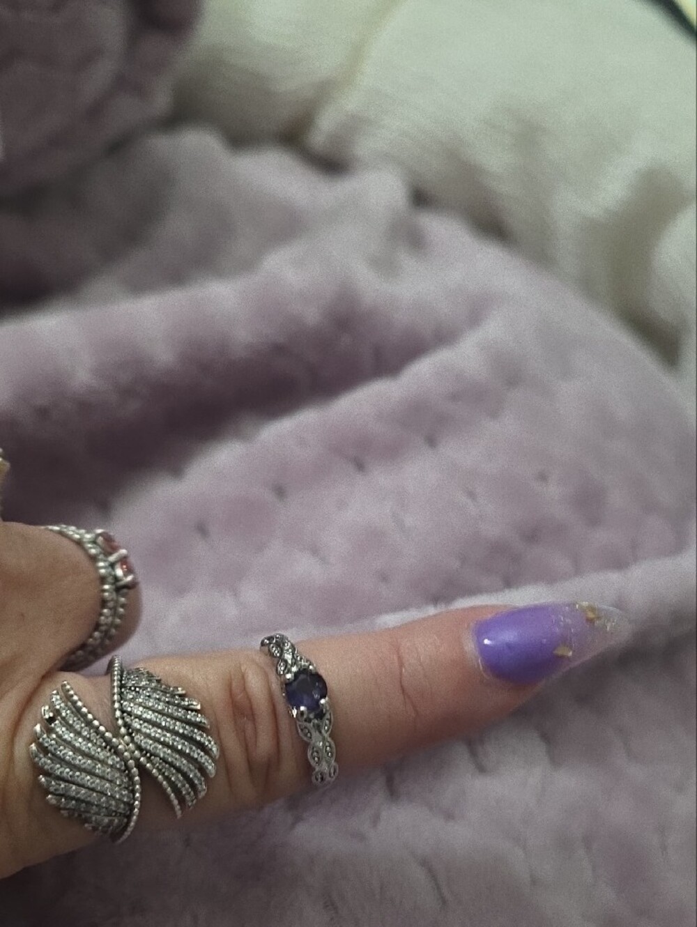 Silver Ring with Purple Stone Sz 7 Like new No Stones Missing - Picture 5 of 7
